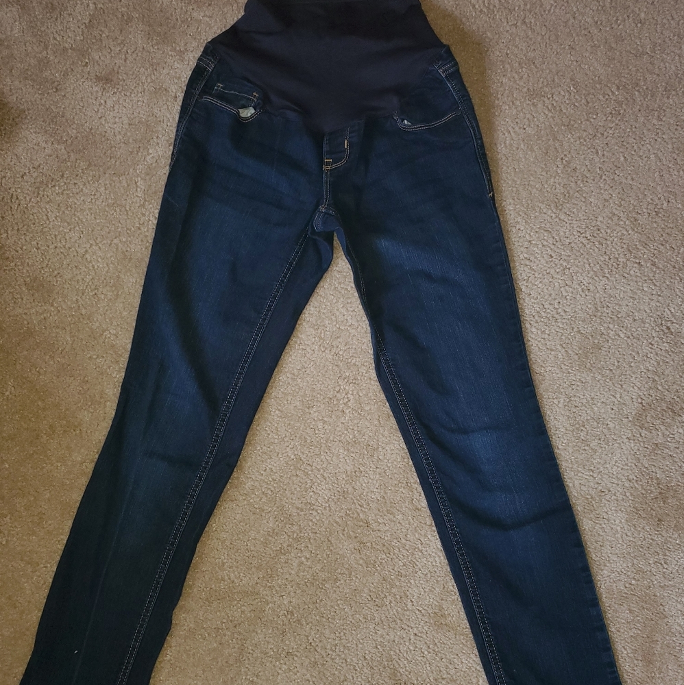 Old navy maternity jeans size 2
